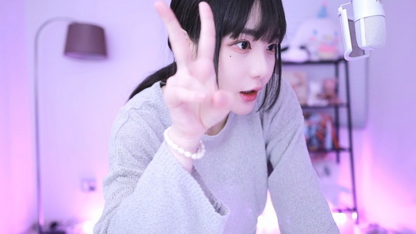 精品1卡二卡三卡四卡老狼