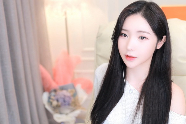 ysl千人千色ae68蘑菇