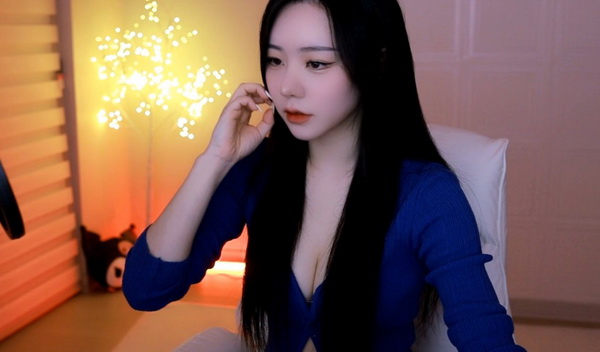 草莓西瓜秋葵丝瓜榴莲向日葵视频