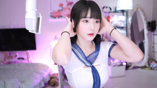 他强而有力的律动