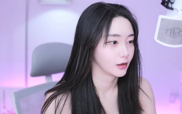 斗鱼亦亦ella有没有穿录播
