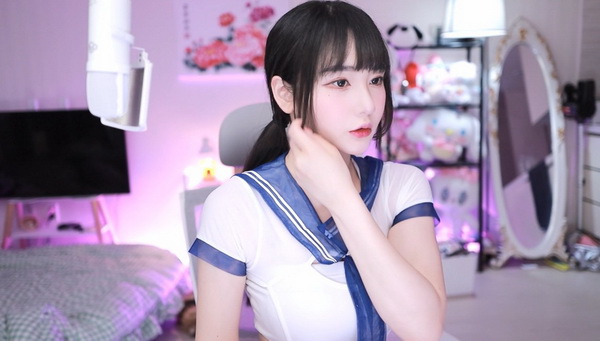 草莓香蕉榴莲丝瓜十八岁可以吃吗