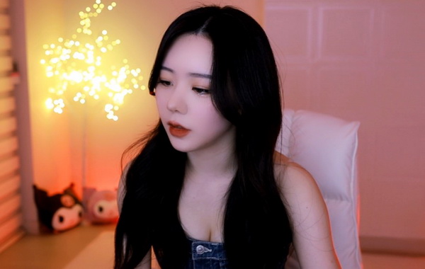 칫ҿɲԸʪ㳯᣺齨ǿսӣս޵еˣ