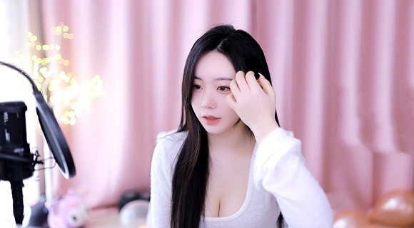 982022 funߵһһ˿СƵ޷ֵ