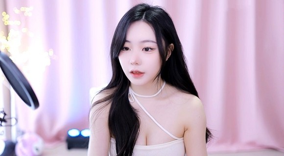 初尝人妻滑进去了莹莹视频