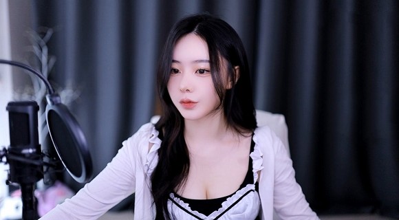 已经满岁了请带好卫生纸